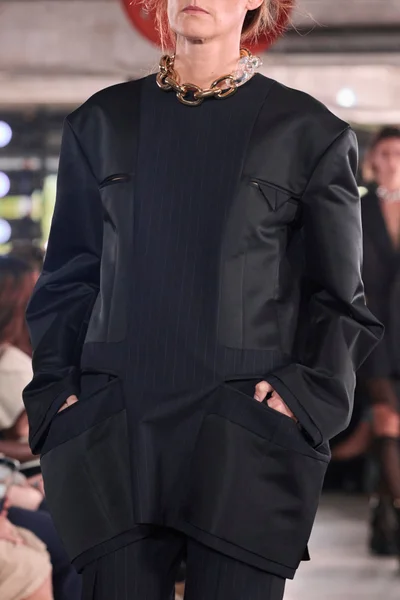 Look 35